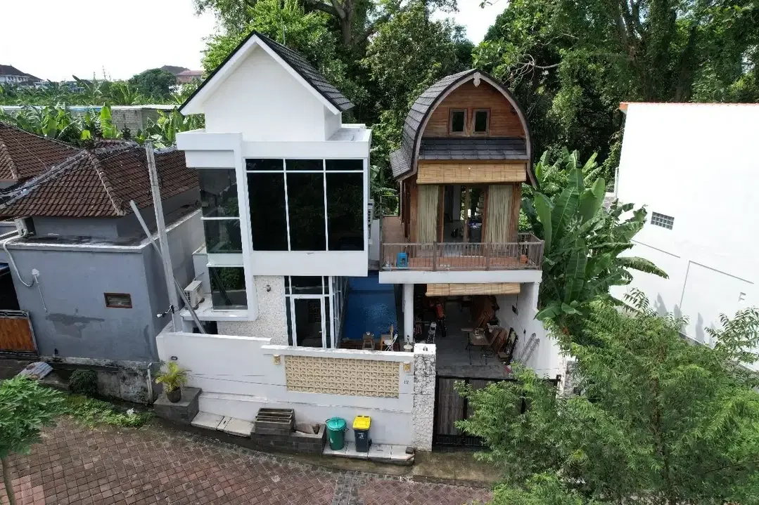Dijual Villa Unik & Siap Huni di Dalung, Bali – 3 Kamar Tidur, Kolam R - Image 1 of 10