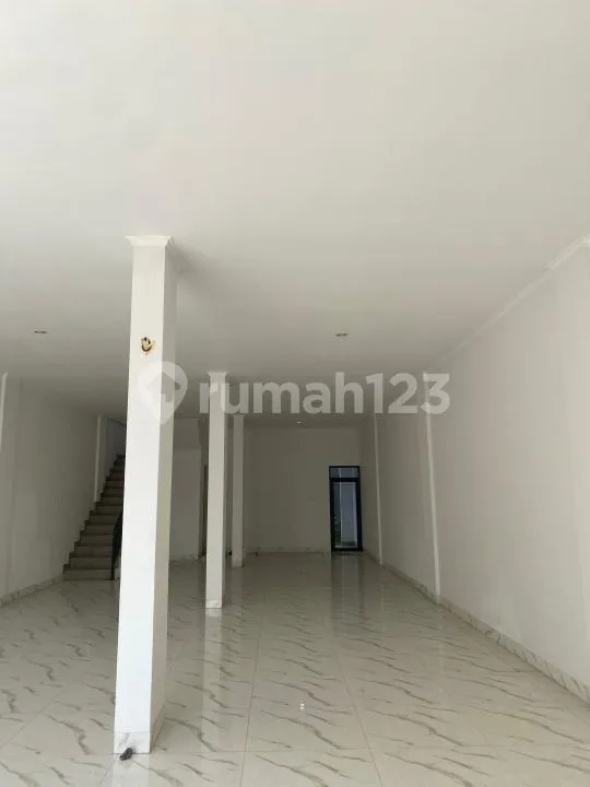 Ruko 3 Lantai Strategis Dijual Jl. Cargo Permai Pusat Industrial Bebas Banjir Siap Huni - Image 2 of 4