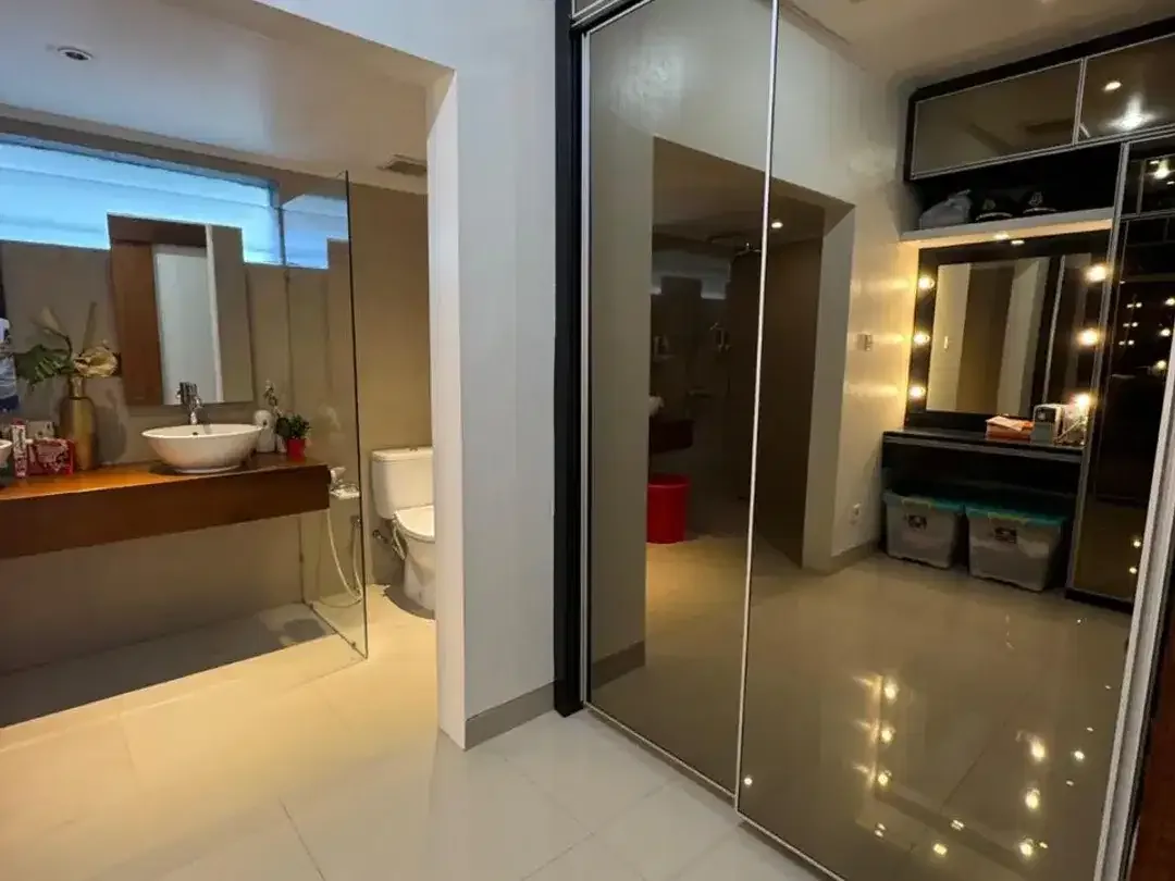 FULLY FURNISHED MODERN HOME PANJER DENPASAR - Image 6 of 10