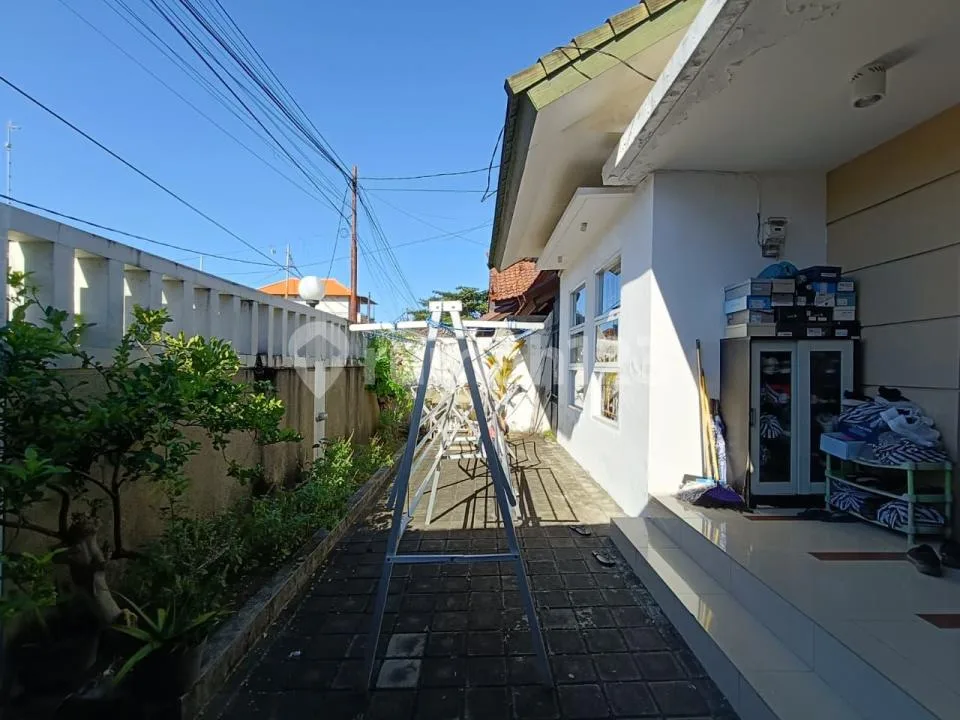 Rumah Modern 1 Lantai di Taman Griya, Furnished, Dekat Bypass - Image 2 of 4