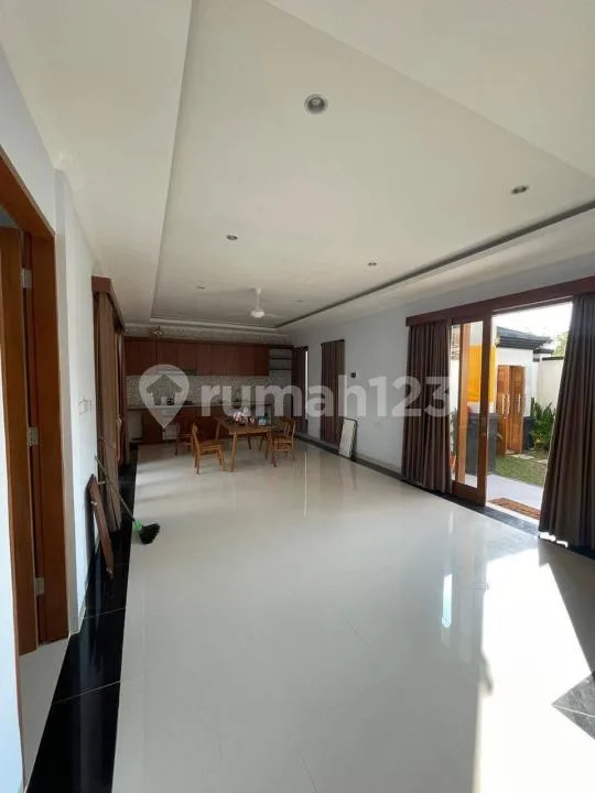 Villa Tropical Mediterranean Bangunan Baru Furnished Pool Munggu - Image 1 of 4