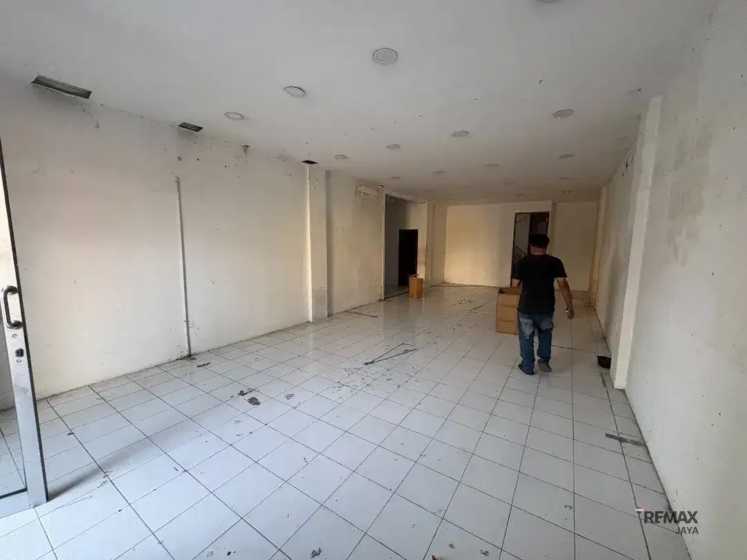 RUKO 4 LANTAI STRATEGIS LOKASI RAMAI DISEWAKAN, DI DENPASAR BARAT - Image 2 of 7