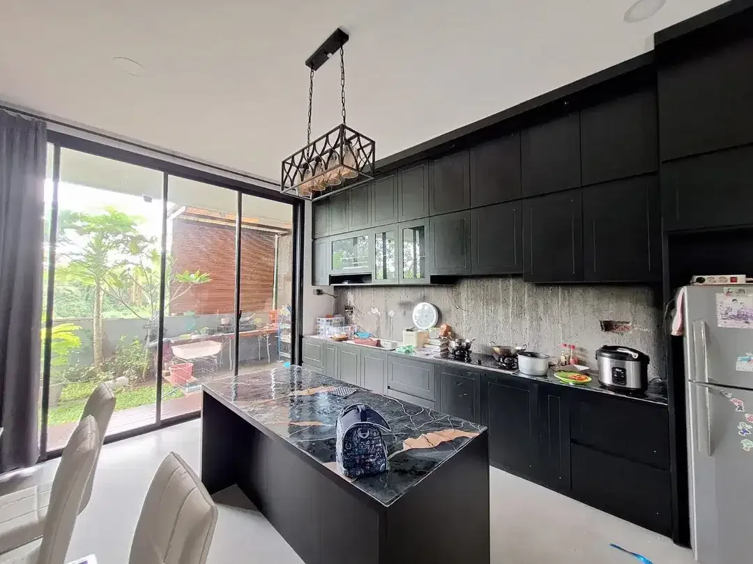 Rumah Modern dalam kompleks dengan view rooftop di Canggu - Image 5 of 10