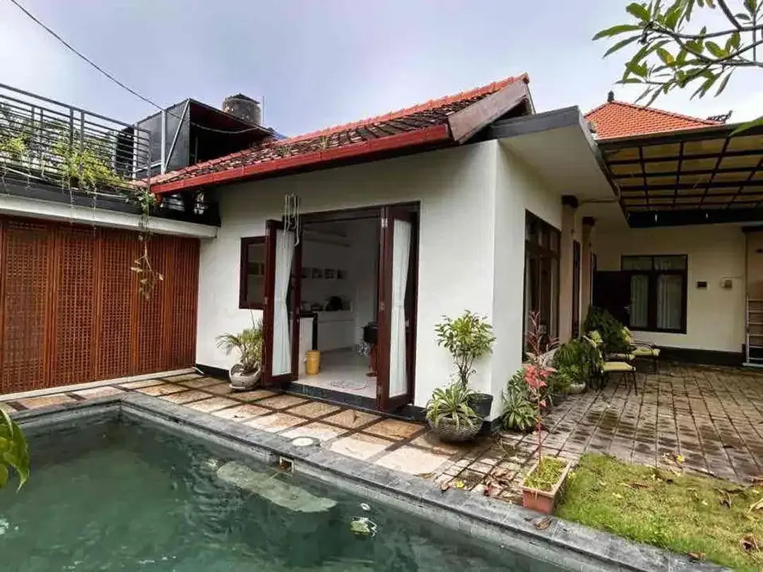 2 BR HOUSE IN SANUR WITH POOL FULL FURNISHED - Image 1 of 10
