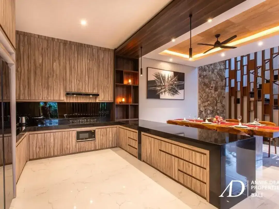 FREEHOLD | MODERN TROPICAL DESIGN 3-BEDROOM VILLA IN JIMBARAN - Image 10 of 10