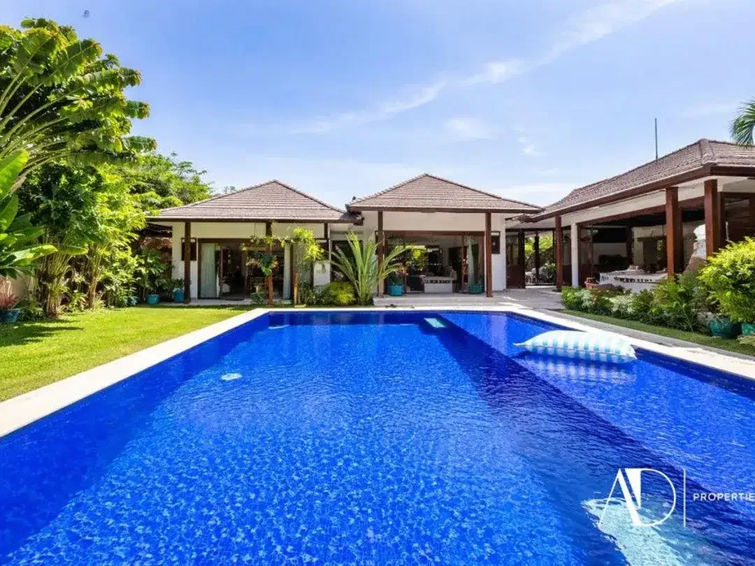 MOTIVATED SELLER | LEASEHOLD 40-YEAR 5-BEDROOM VILLA IN KEROBOKAN - Image 2 of 10