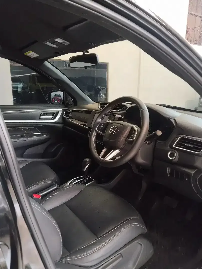 HONDA BR-V PRESTIGE ASLI BALI KM 20 RB SEPERTI BARU - Image 5 of 10