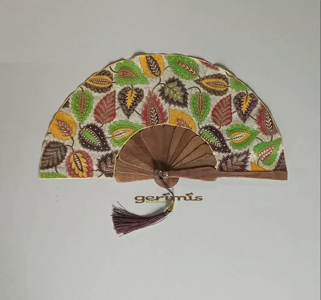 kipas batik rangka kayu premium 23 cm - Image 1 of 1