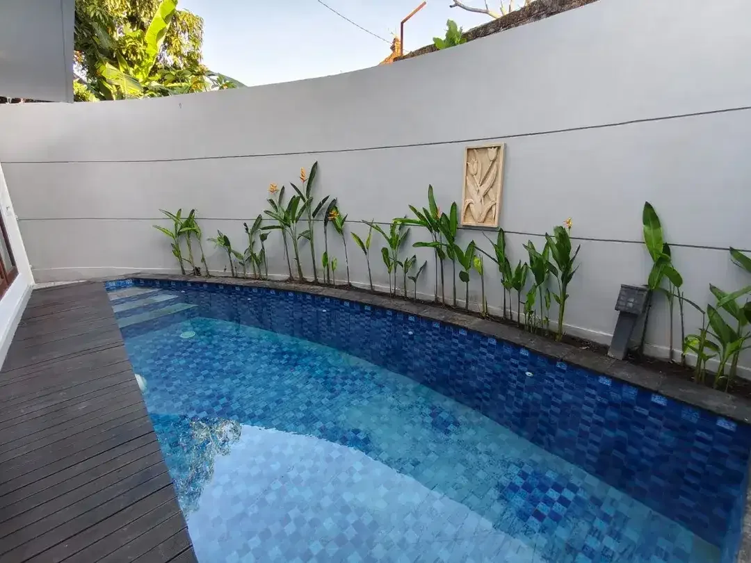 villa 2 lantai di nusa dua,furnish, lokasi strategis,dkt gerbang tol nusa dua - Image 8 of 10