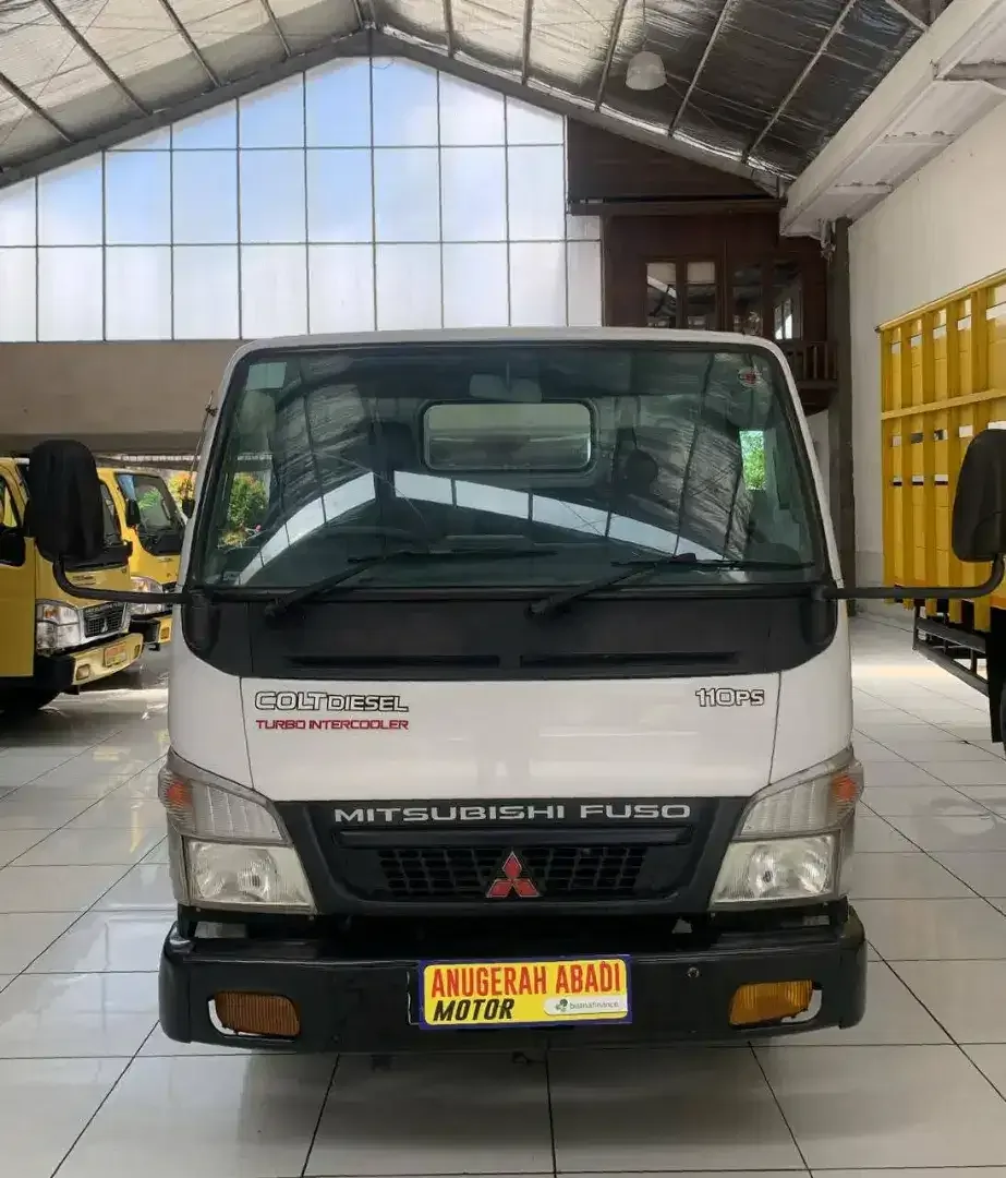 Mitsubishi canter engkel 2014 putih - Image 1 of 6
