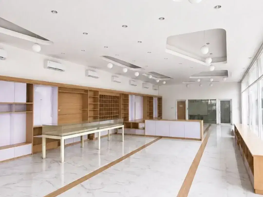 RUANG USAHA SIAP PAKAI DI TEUKU UMAR BARAT DENPASAR - Image 6 of 10