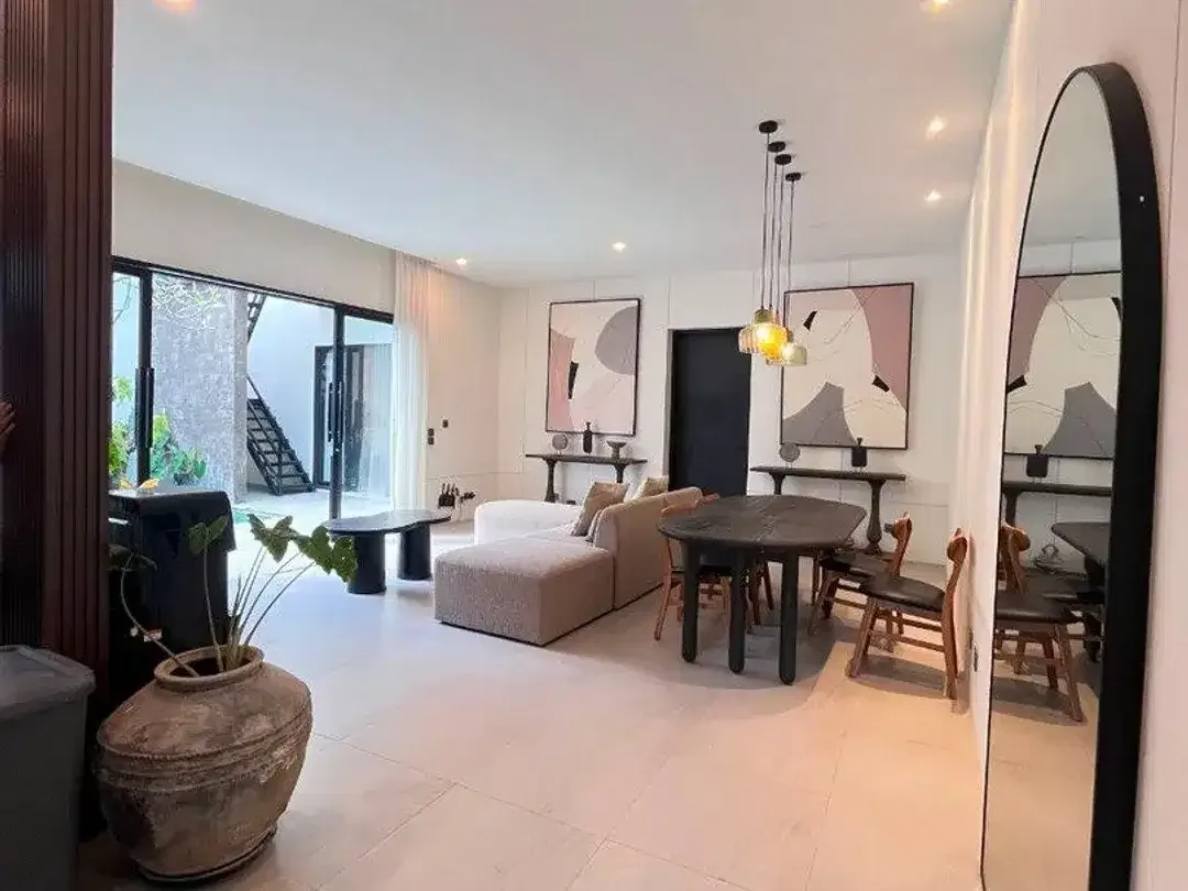 Villa 3 Bedroom Full Furnished Siap Huni Dijual, Area Seminyak - Image 2 of 10