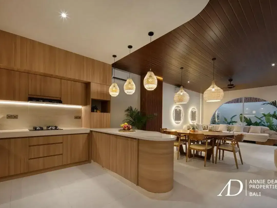 LEASEHOLD | MODERN TROPICAL 3-BEDROOM VILLA IN TUMBAK BAYUH (NEAR CANGGU) - Image 7 of 10