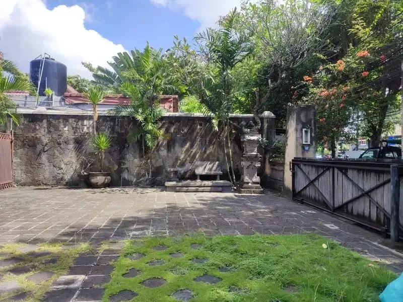 Rumah Premium Raya Puputan Renon Denpasar - Image 2 of 10
