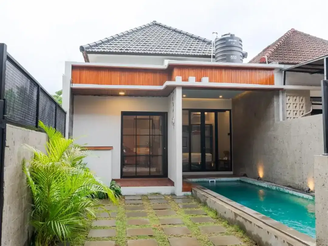 Betaka Padonan canggu cuma 5 menit ke canggu. Lokasi depan belakang samping villa kawasan bagus, jalan buntu di pojok - Image 1 of 10
