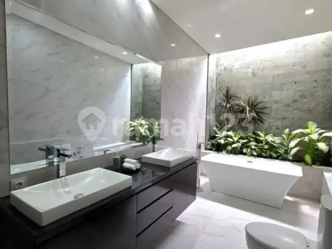Multi-Level 4Bedroom Modern Tropical Luxury Villa For Sale - Image 7 of 10