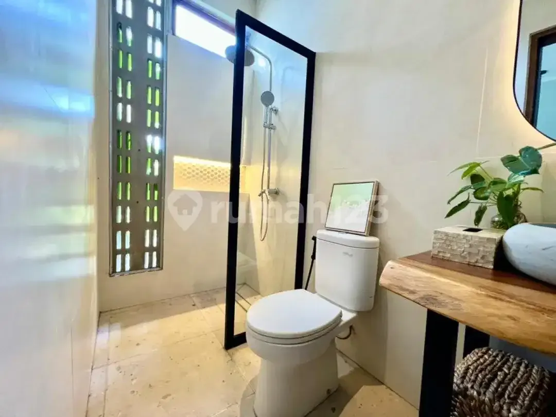 For Sale Villa Fully Furnished SHM 2 Lantai Jimbaran Bali - Image 7 of 9