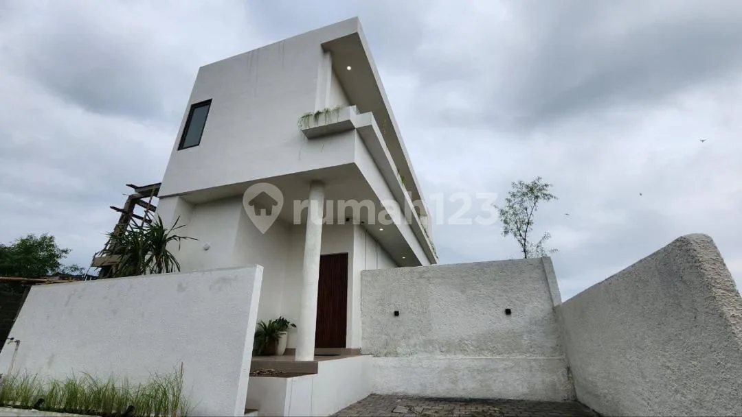 Brand New Villa Furnish di Kutuh Dekat Objek Wisata Pantai & Gwk - Image 1 of 4