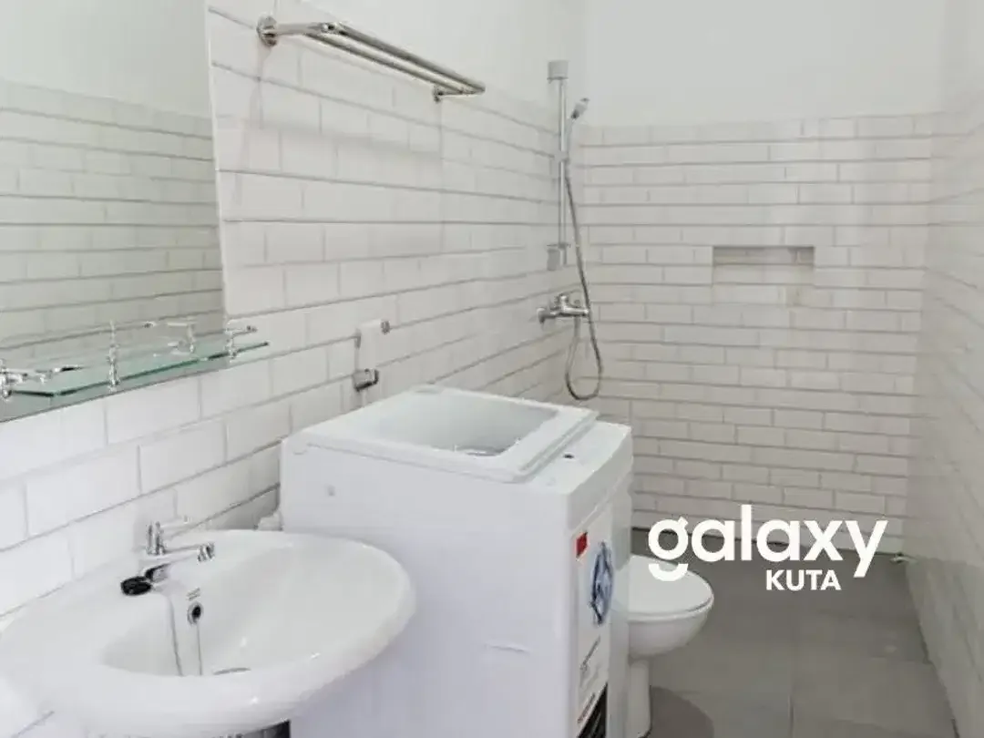 MINIMALIS DESIGN HOUSE IN TAMAN GRIYA JIMBARAN FOR RENT - Image 10 of 10