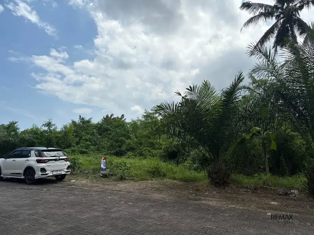 Tanah 25.69 Are di lingkungan villa eksklusif Dijual, di Munggu - Image 2 of 5