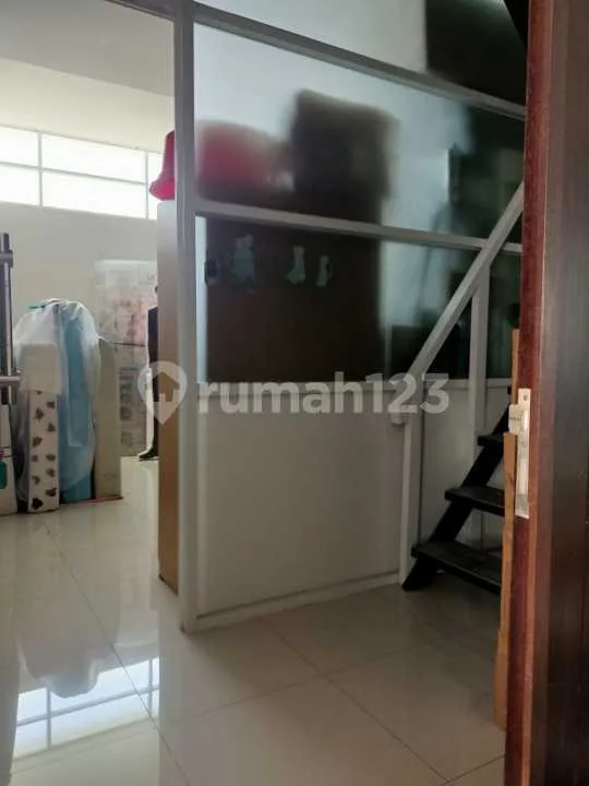 RUMAH MEWAH MINIMALIS LINGKUNGAN NYAMAN DI TENGAH KOTA FURNISHED - Image 2 of 4