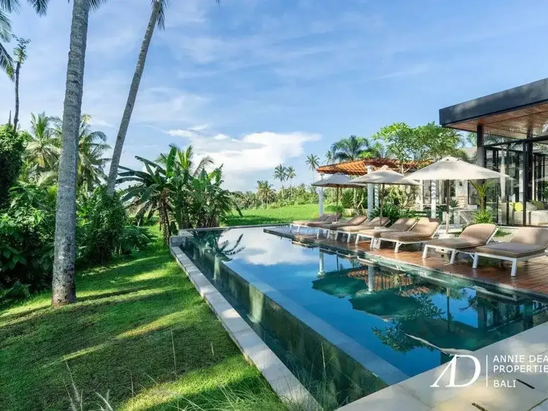 LEASEHOLD | BRAND-NEW 6-BEDROOM VILLA WITH RICE PADDY FIELD VIEWS IN UBUD - Image 7 of 10