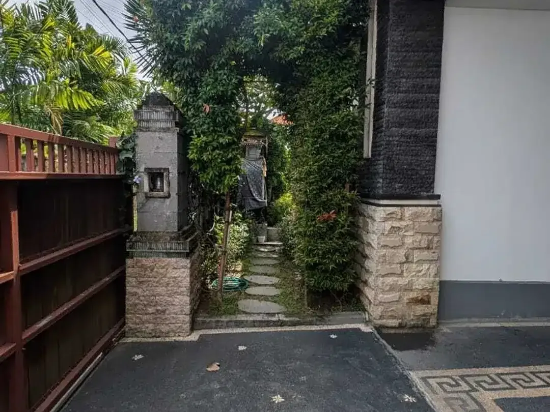 4 Bedroom Villa for sale in Kerobokan, Bali - Image 2 of 10