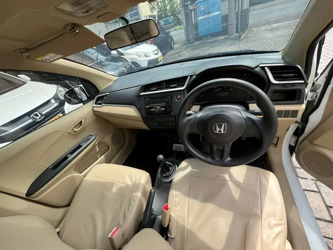 Honda Mobilio S 2016 Putih M/T 1.5cc - Image 2 of 7