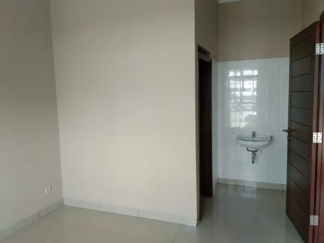 DIJUAL RUMAH 2 LANTAI MINIMALIS DI JL. CARGO DENPASAR - Image 9 of 10
