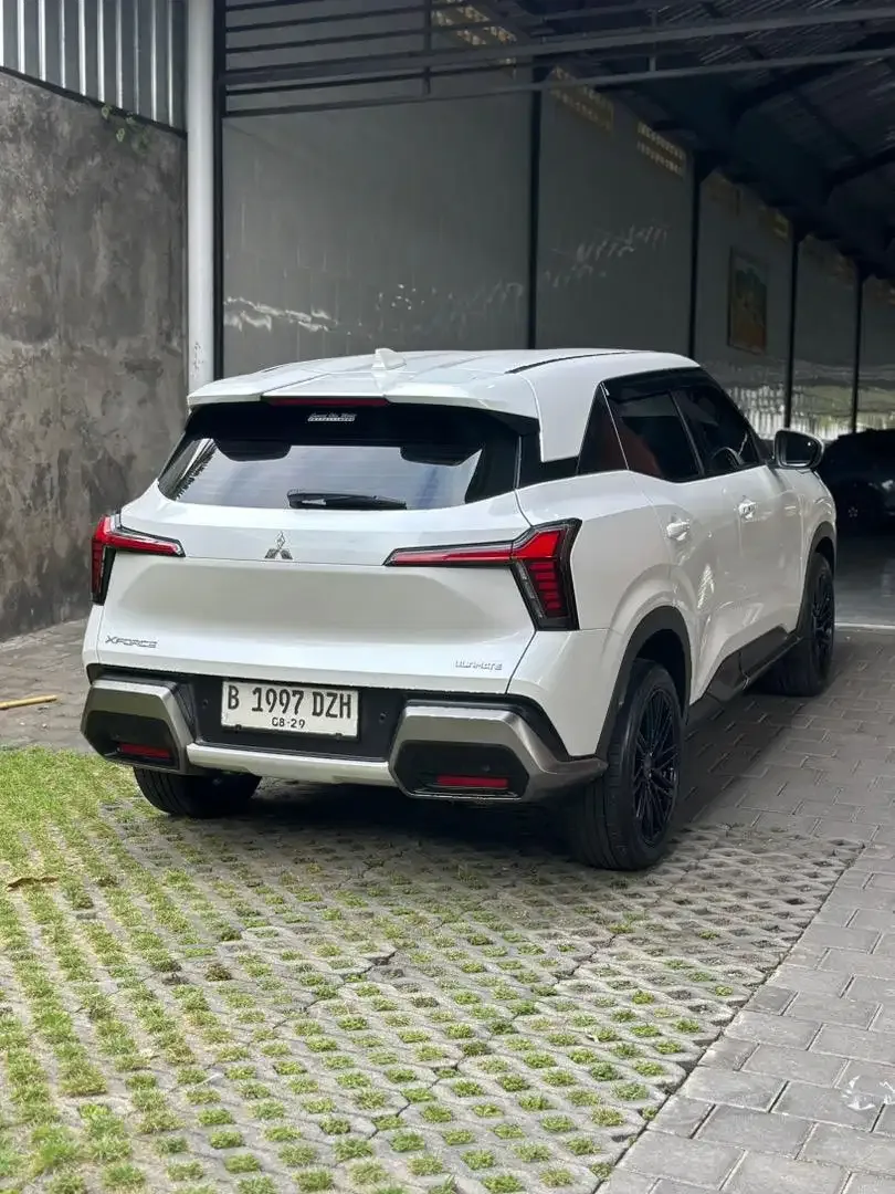 XFORCE ULTIMATE 2024 MATIC LOW KM TERIMA DK - Image 3 of 10