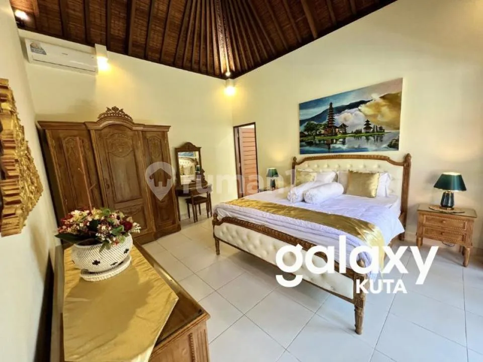 Villa For Rent Beachside Sanur Denpasar Selatan - Bali - Image 3 of 4