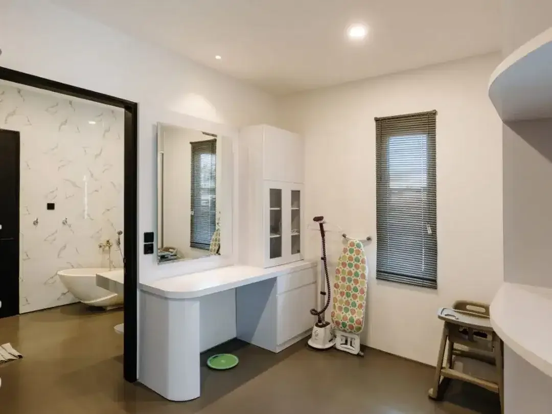 Freehold - Exclusive Luxury Villa in Berawa, Canggu Your Private Paradise Awaits - Image 7 of 10