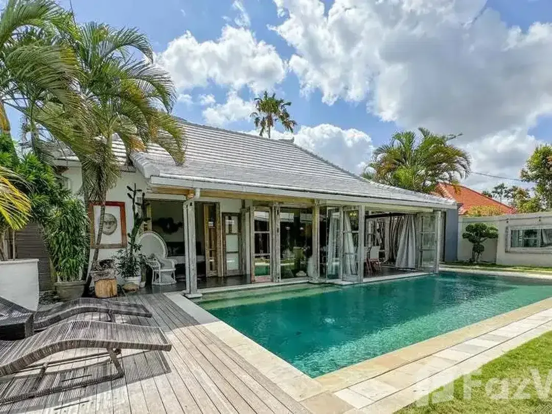 4 Bedroom Villa for rent in Kerobokan, Bali - Image 5 of 10