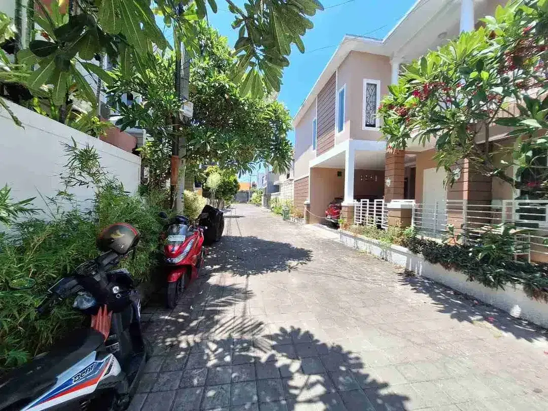 Rumah Sewa di Kerobokan Dekat Seminyak – Jl. Mertanadi, 4 Kamar Tidur, Private Pool - Image 8 of 9