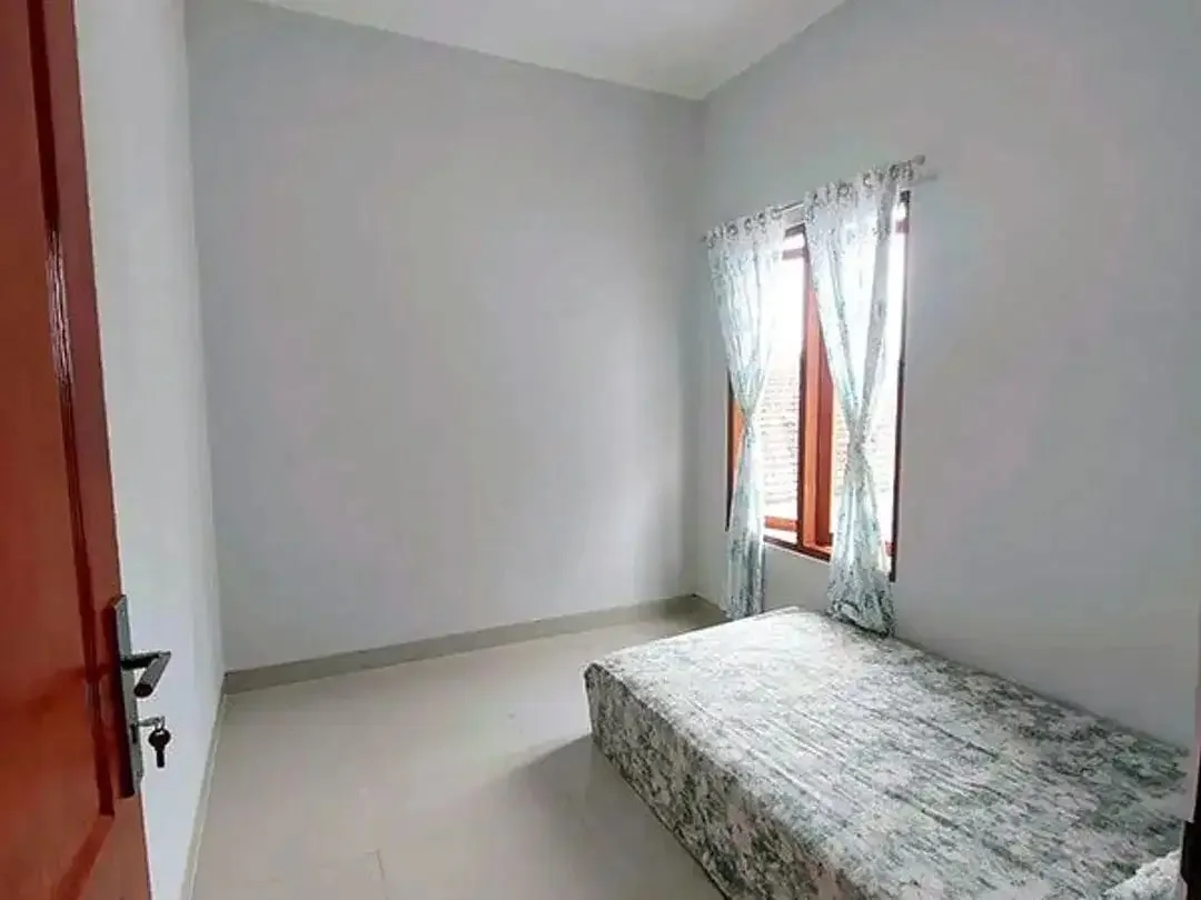 [Amr-064.Gev] Disewakan Bulanan Rumah Baru 2 Lantai di Gatsu Timur – Denpasar - Image 9 of 10
