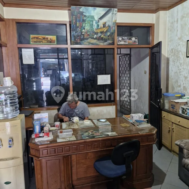 Ruko 3 Lantai Lokasi Strategis Jalan Kartini Denpasar - Image 3 of 4