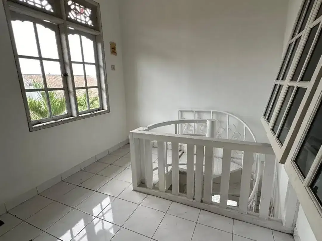 Villa 3 Lantai Disewakan, di Sanur Lokasi Strategis Luas 1 Are - Image 8 of 10