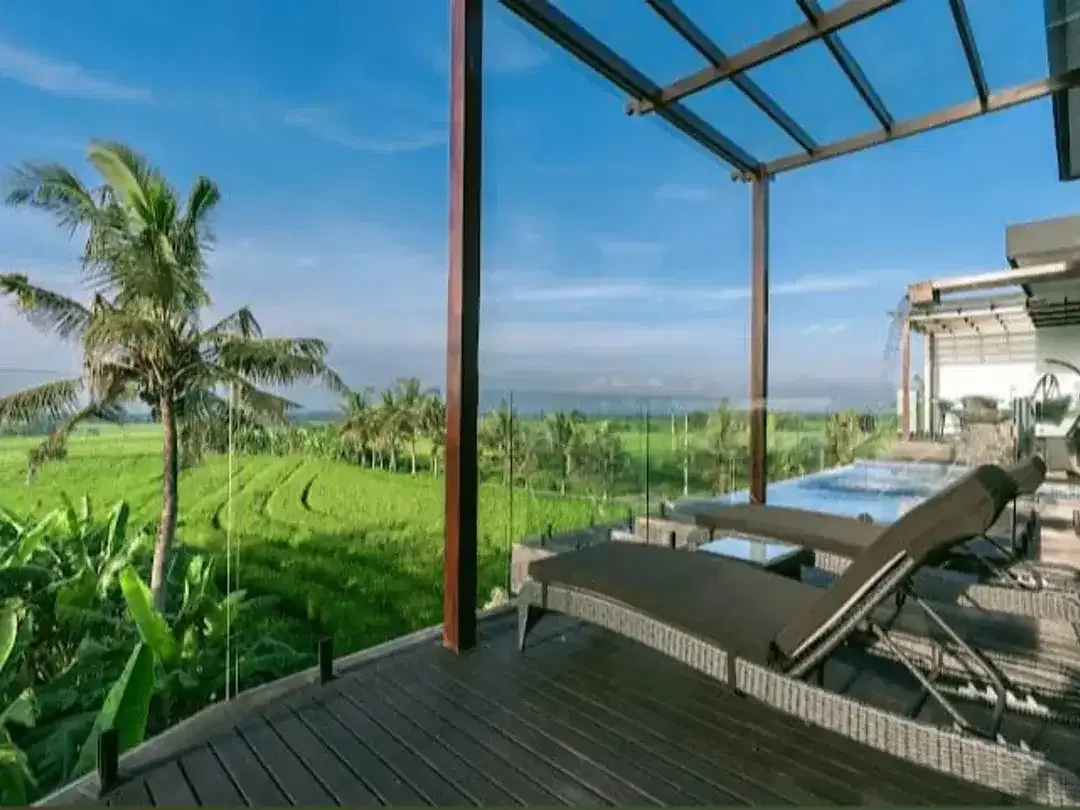 Luxury Villa With Ocean & Paddy Field View in Tabanan - Image 7 of 10