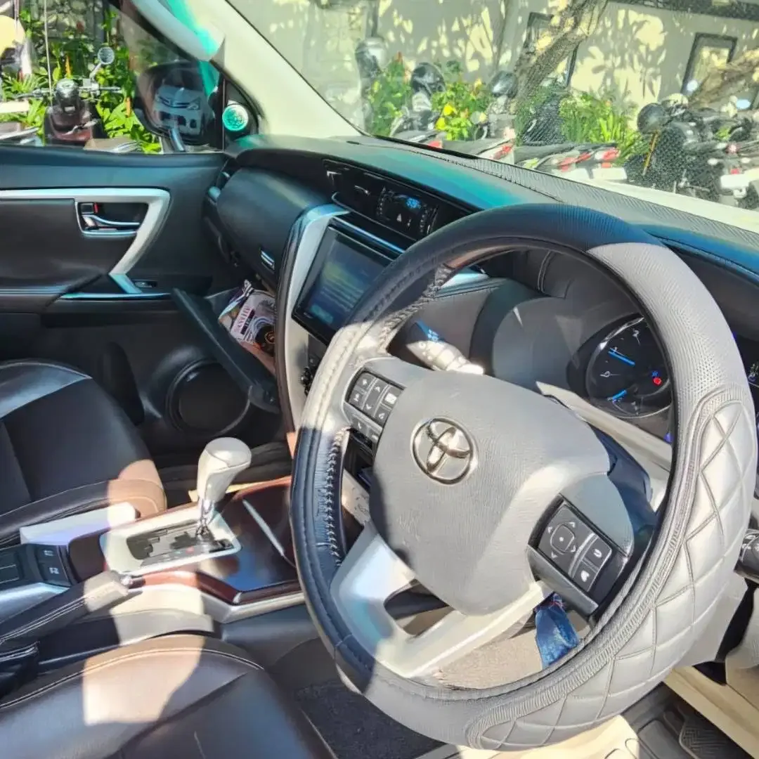 TOYOTA FORTUNER TRD SPORTIVO 2018 - Image 7 of 10