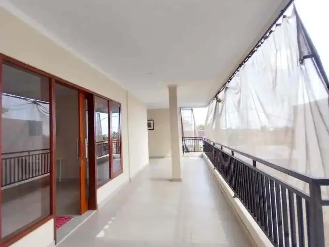 Disewakan villa fully furnished 3-bedroom villa tibubeneng canggu - Image 7 of 10