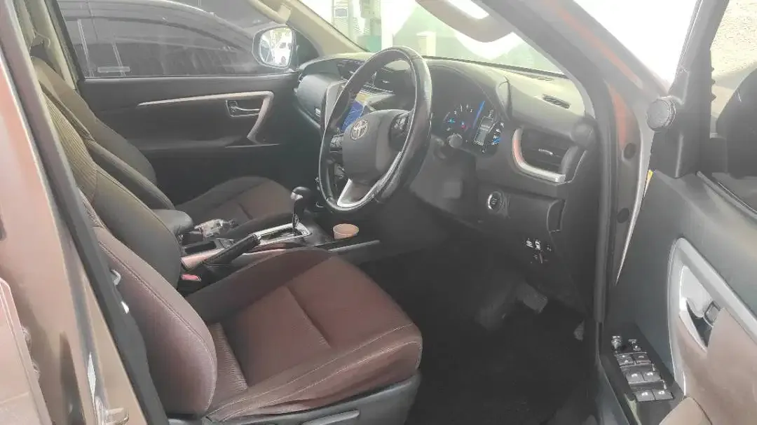 Toyota Fortuner SRZ 2016 dijual, asli Bali - Image 5 of 7