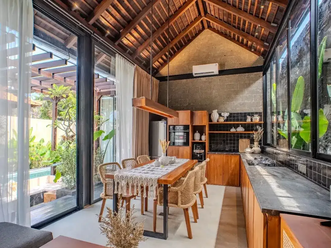 Vila siap huni dengan 2 kamar tidur di kawasan Babakan — Batu Bolong, Canggu! - Image 2 of 10