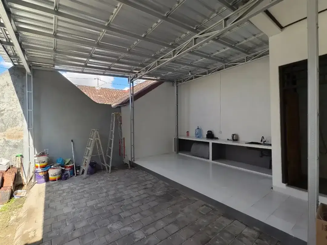 Disewakan Rumah 2 Lantai Dengan Halaman Luas Di Padang Sambian Denpasar - Image 3 of 10