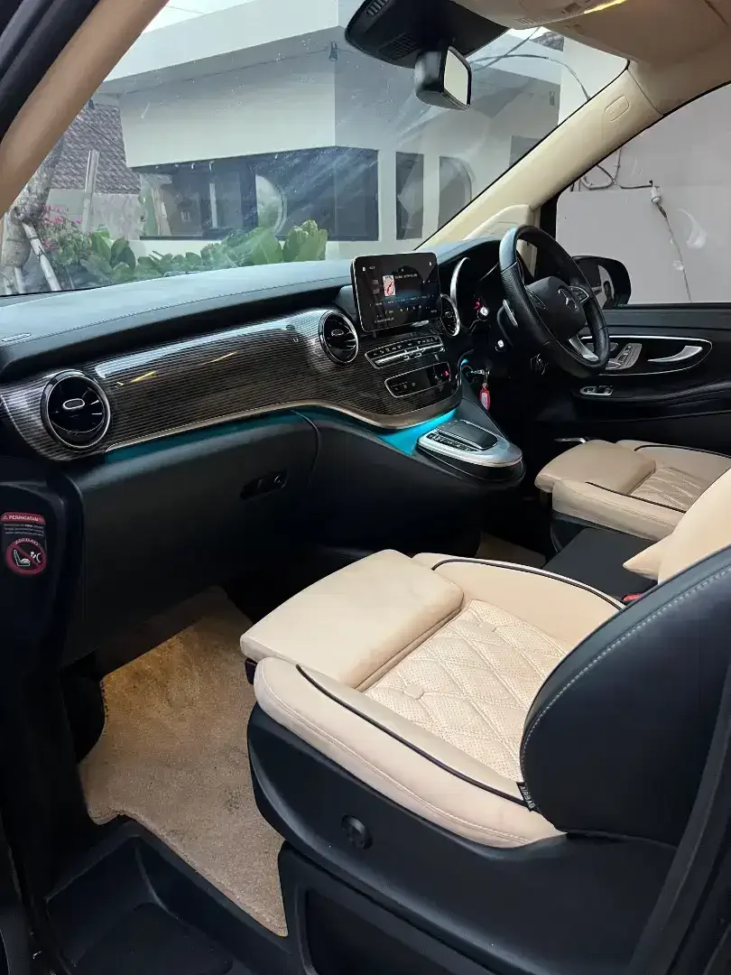 MERCEDES BENZ V250 AVANTGARDE 2022 BLACK LOMBARDI - Image 7 of 10