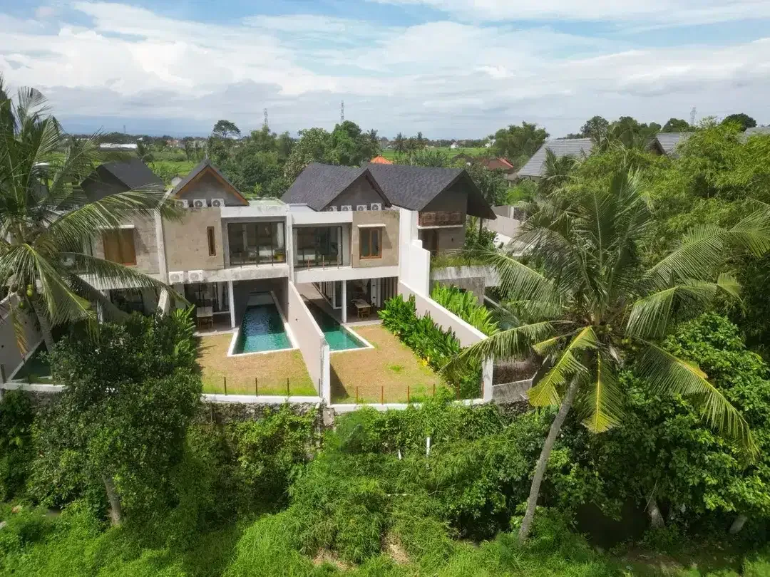 BRAND NEW TROPICAL MODERN STYLE RICE FIELD AND RIVER VIEW AT KEDUNGU TABANAN - Image 1 of 10