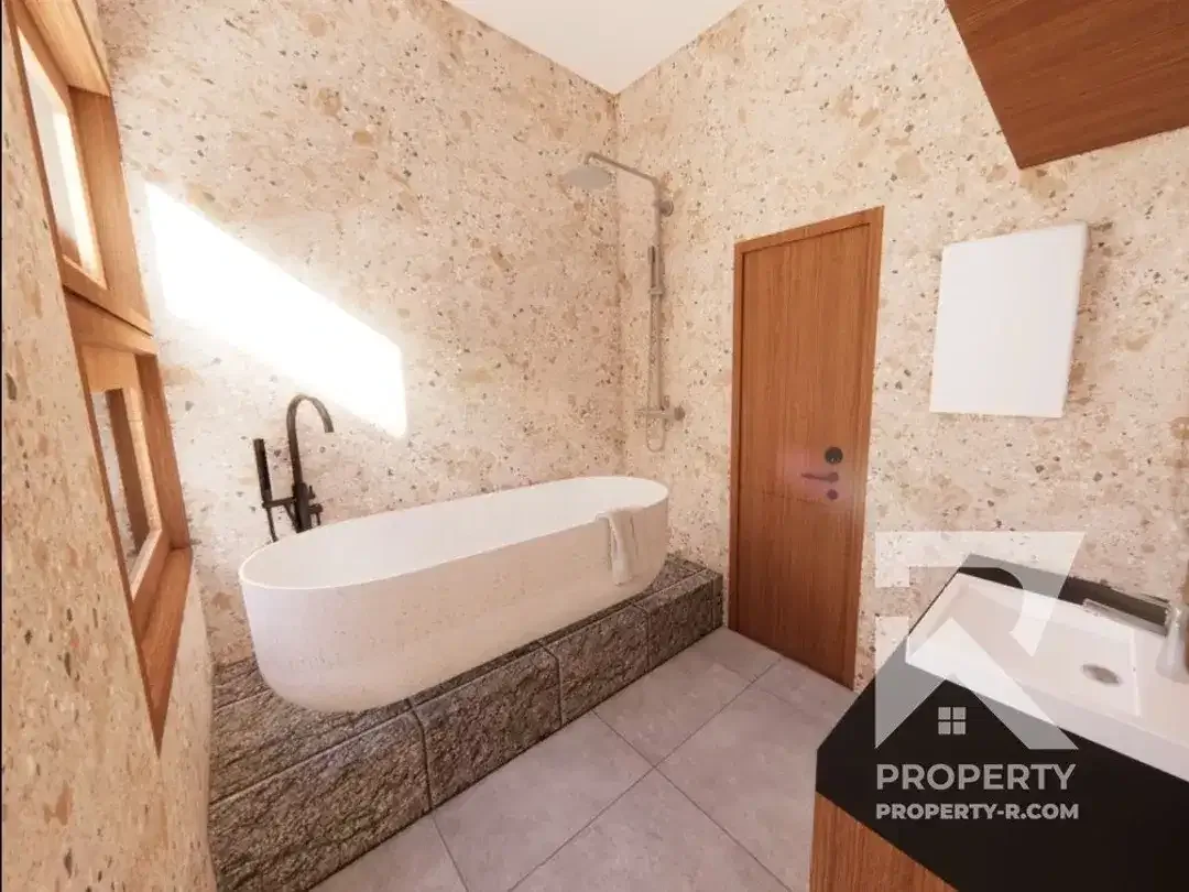 Townhouse 3 Kamar Tidur Baru di Renon Bali untuk Disewakan Tahunan - Image 3 of 10