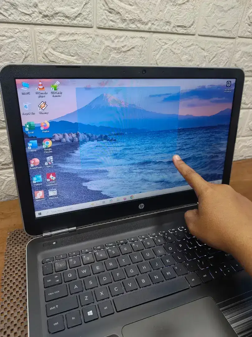 HP Pavilion 15 intel Core i5 Gen-6 (8/256gb) 15,6 inch Touchscreen - Image 2 of 2