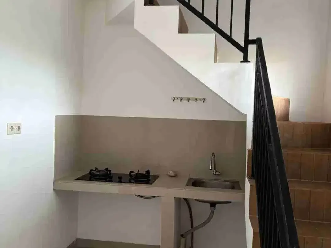 Disewakan Rumah 3KT di Lingkungan Elit Renon. Sewa minimal 2 tahun. - Image 3 of 9