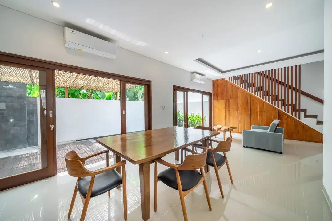 Spacious 4-Bedroom Villa for Sale in Kerobokan Residential Complex - Image 4 of 10