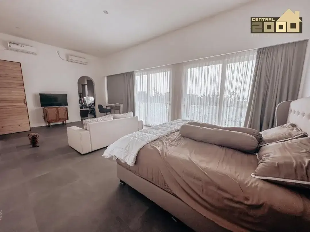 Luxury Villa For Sale – Walking Distance To The Beach - Image 6 of 10